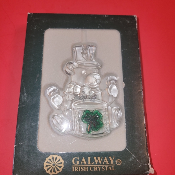GALLWAY IRISH CRYSTAL BEAR - Picture 1 of 5